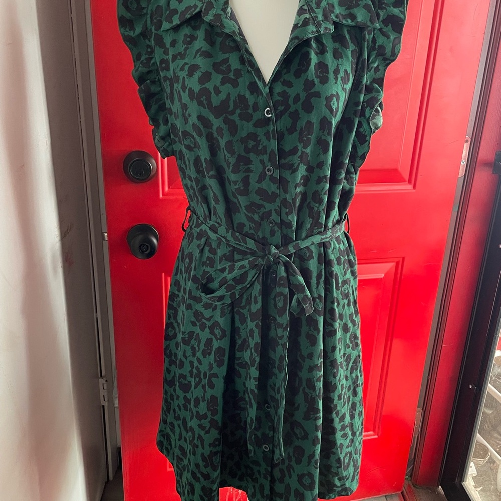 SHEIN Curve button up belted dress